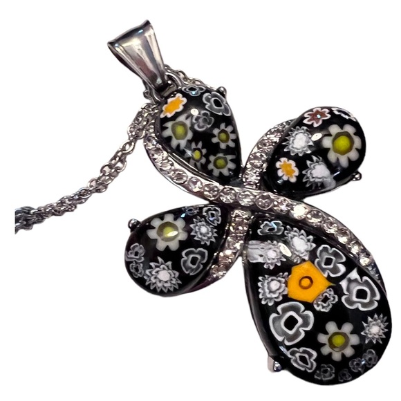 2” Murano Glass CROSS PENDANT on 20” chain - Picture 7 of 8